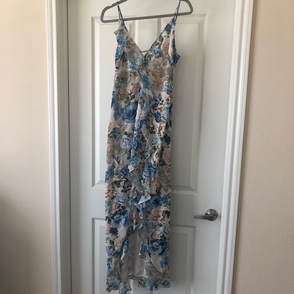 VICI Tranquility Floral Ruffle Maxi Dress - Large - Picture 7 of 8